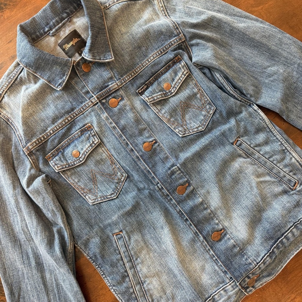 Wrangler Jacket Mens Small Blue Denim Trucker Western Button Front MJM004D